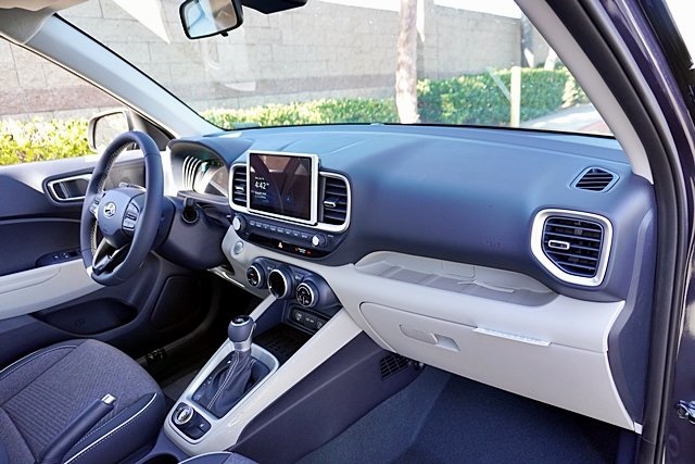 Vehicle image 19 of 42