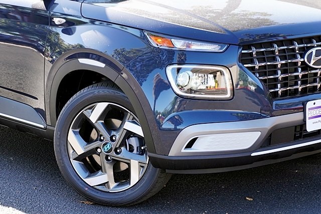 Vehicle image 10 of 42