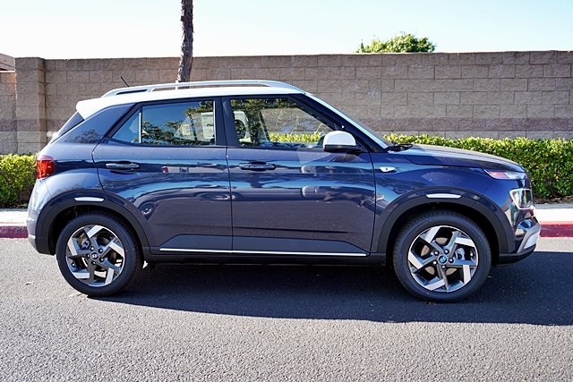 Vehicle image 6 of 42