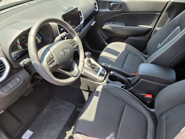 2025 Hyundai Venue Limited Image 8 of 10