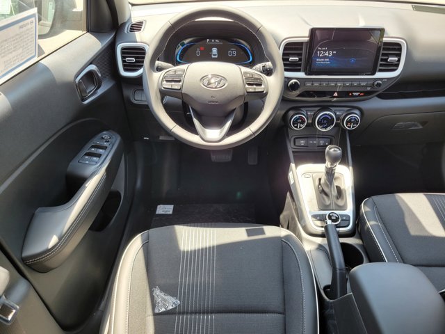 2025 Hyundai Venue Limited Image 7 of 10