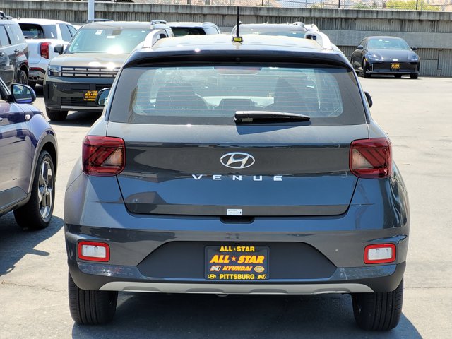 2025 Hyundai Venue Limited Image 4 of 10