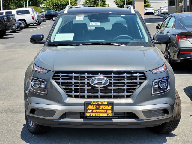 2025 Hyundai Venue Limited Image 2 of 10