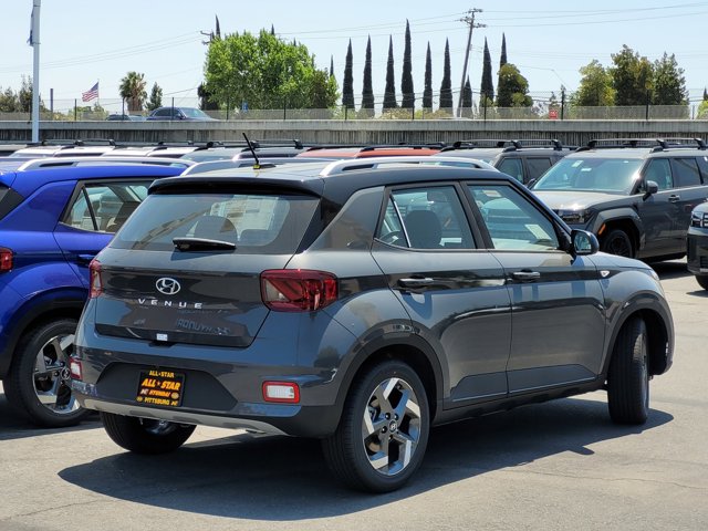 2025 Hyundai Venue Limited Image 3 of 10