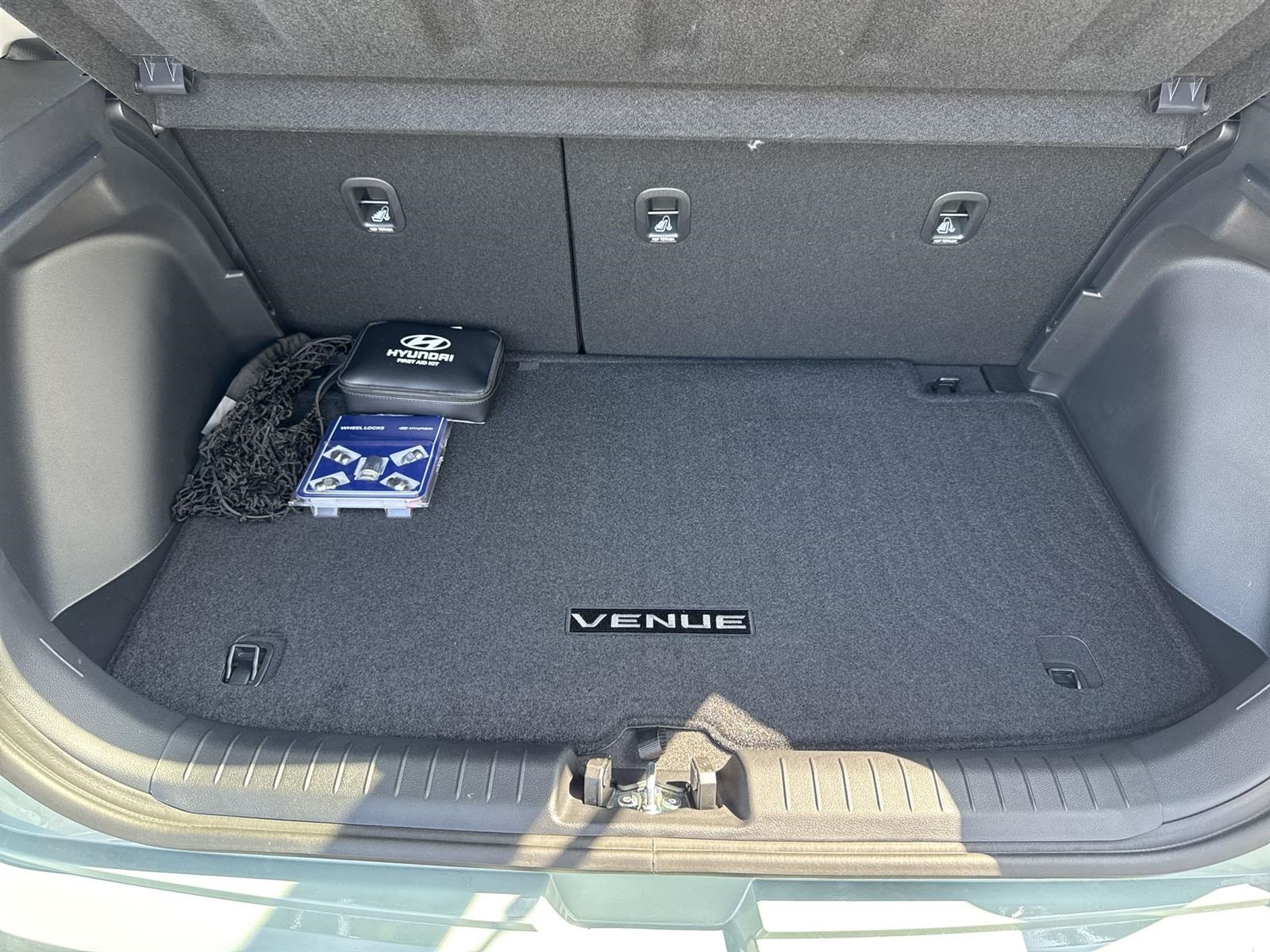 Vehicle image 28 of 41
