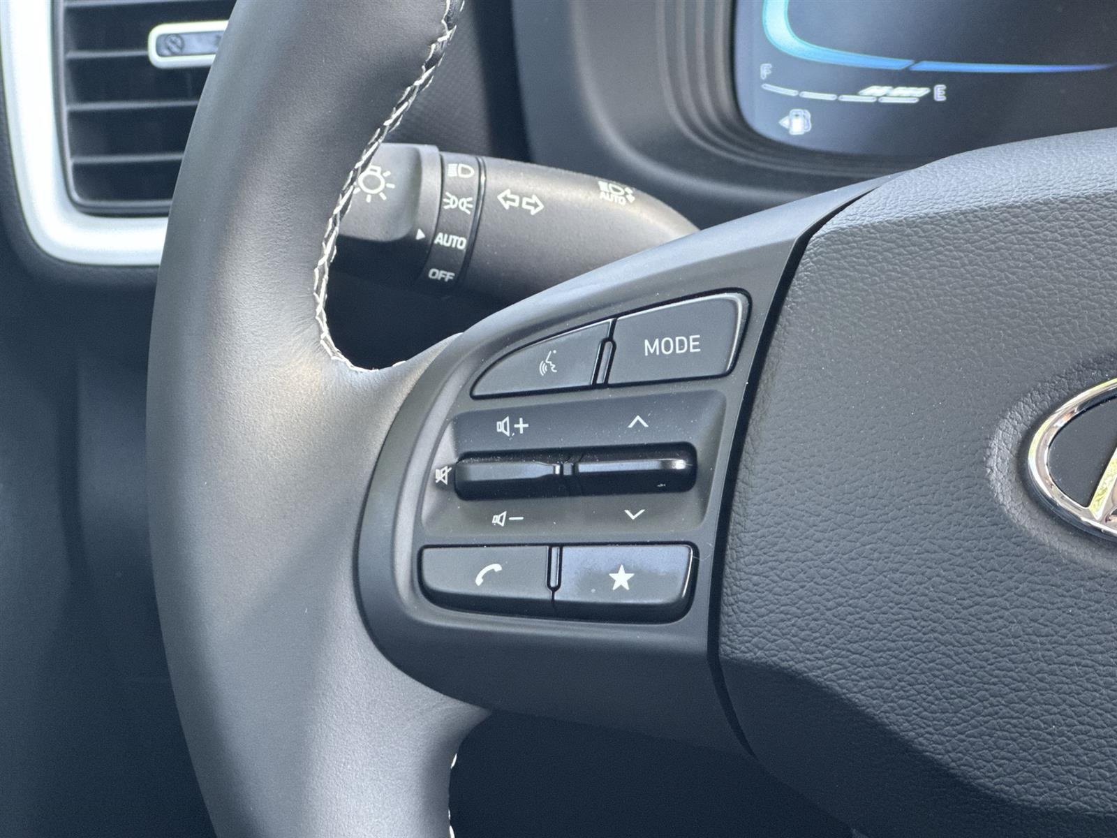 Vehicle image 10 of 41