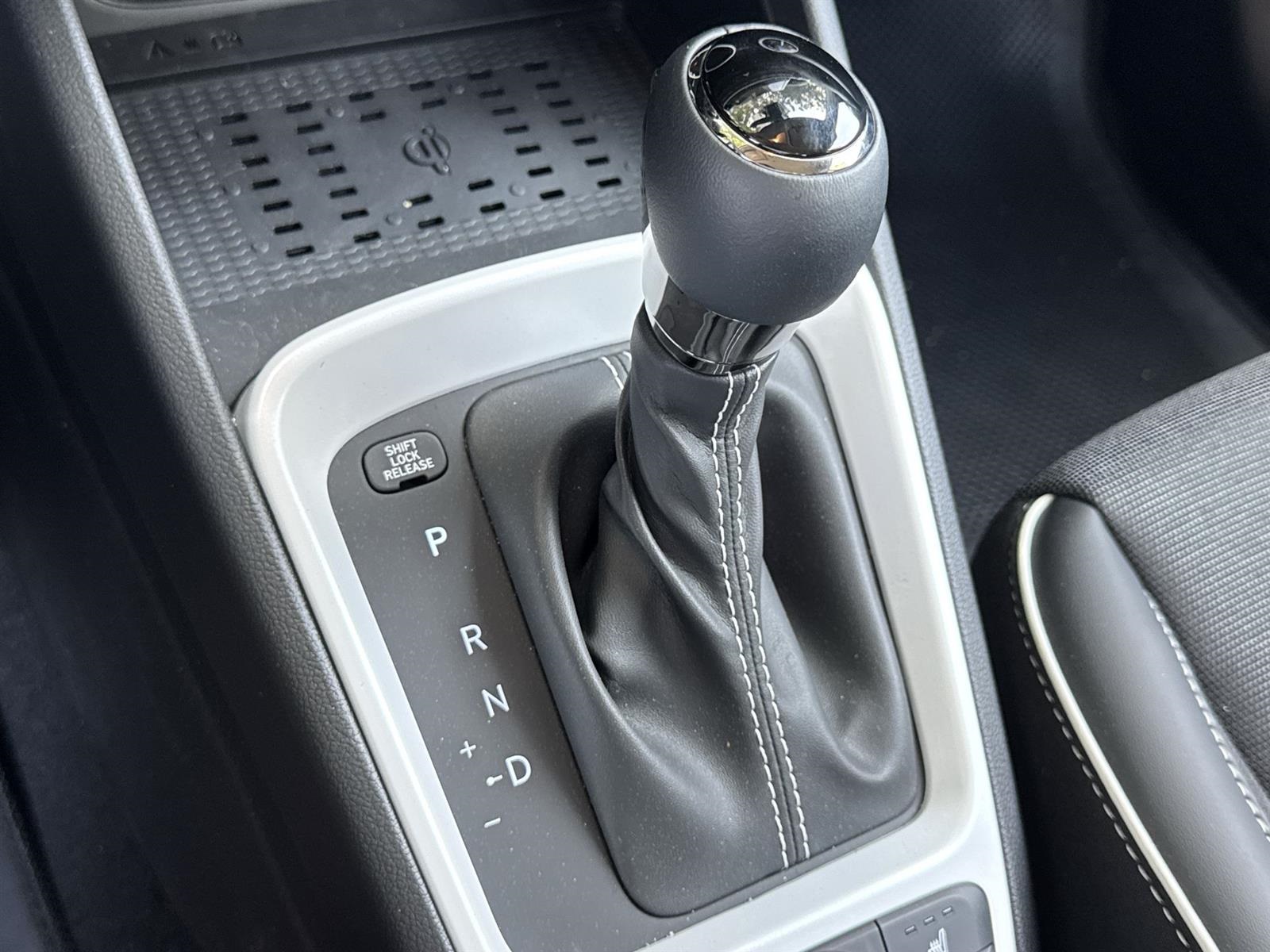 Vehicle image 14 of 41