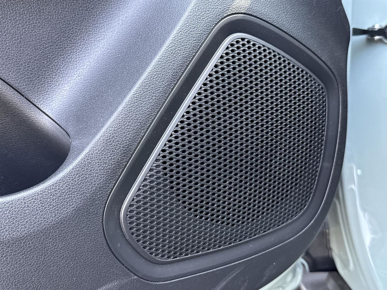 Vehicle image 22 of 41
