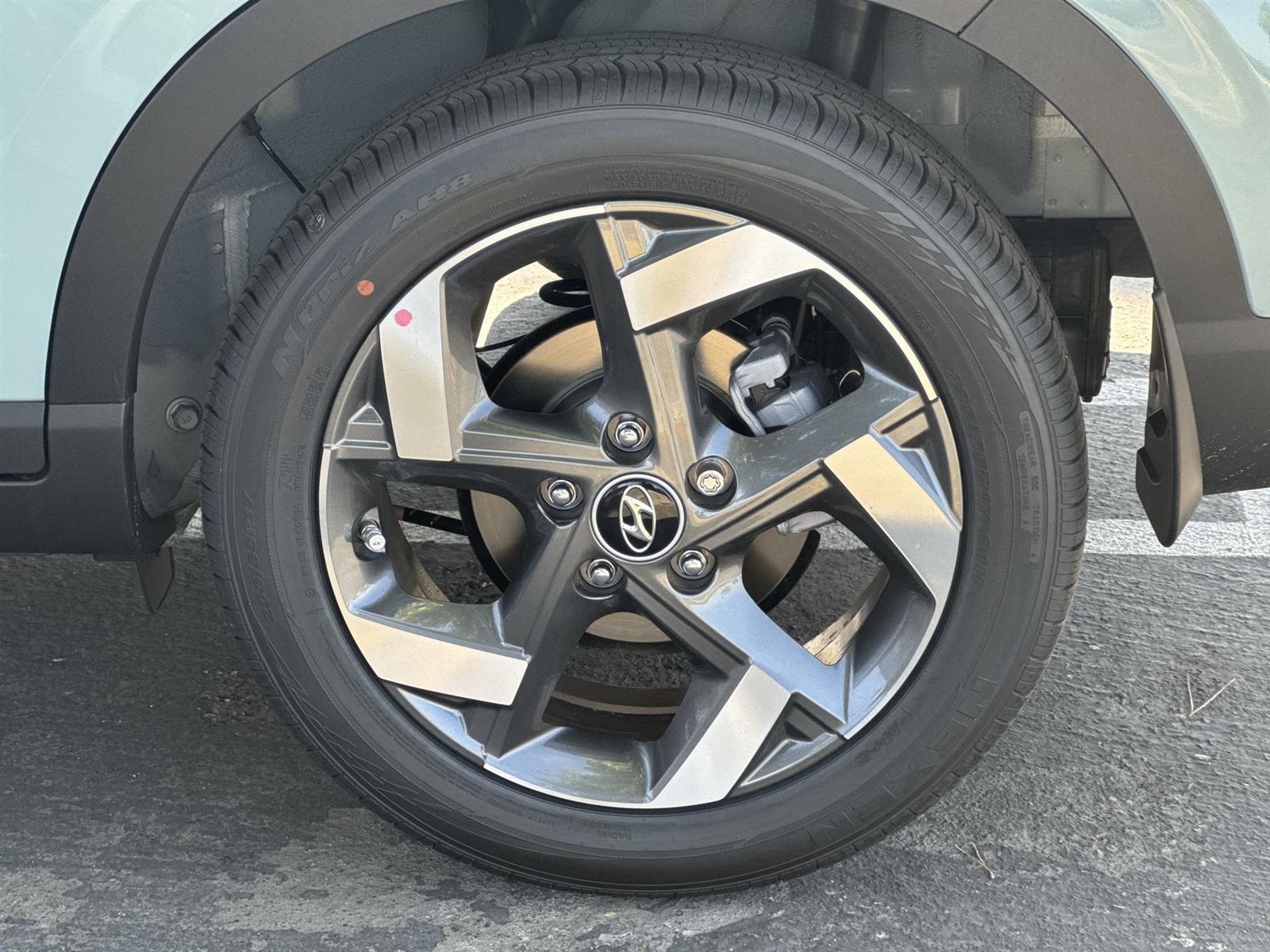 Vehicle image 35 of 41