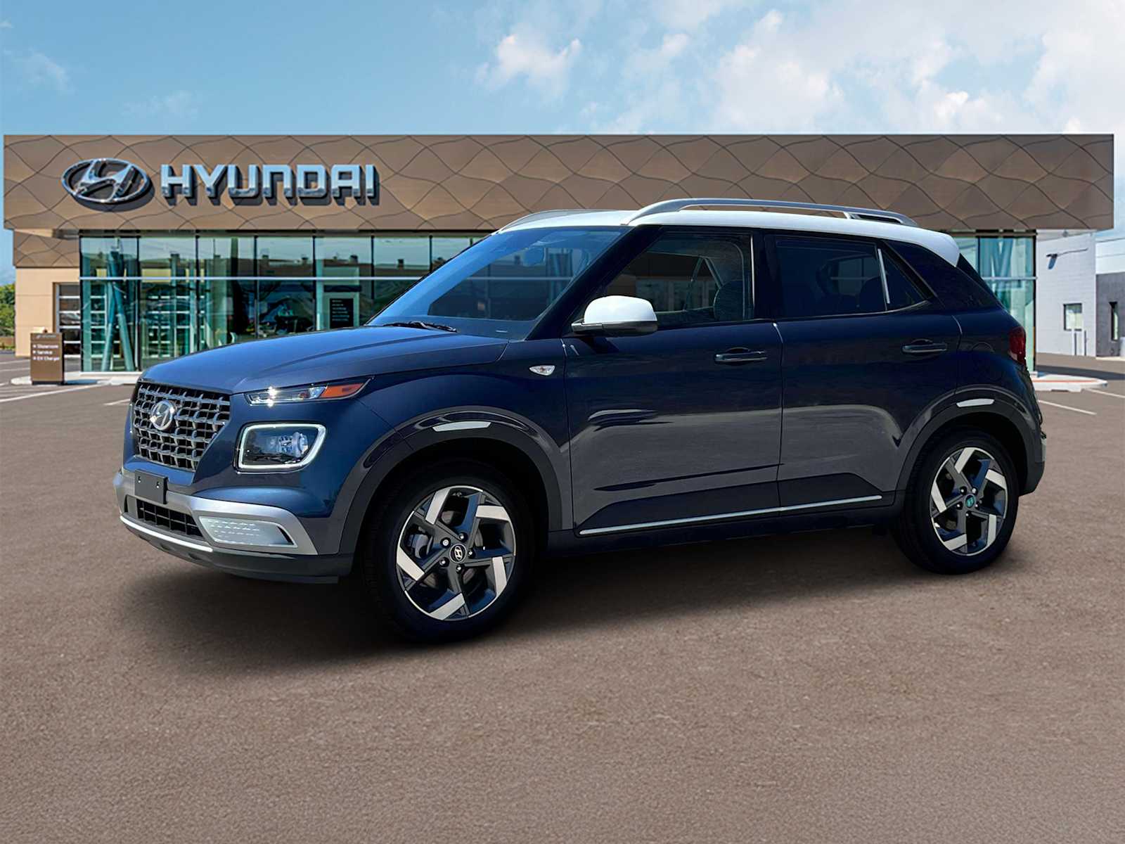 2025 Hyundai Venue Limited Image 2 of 19