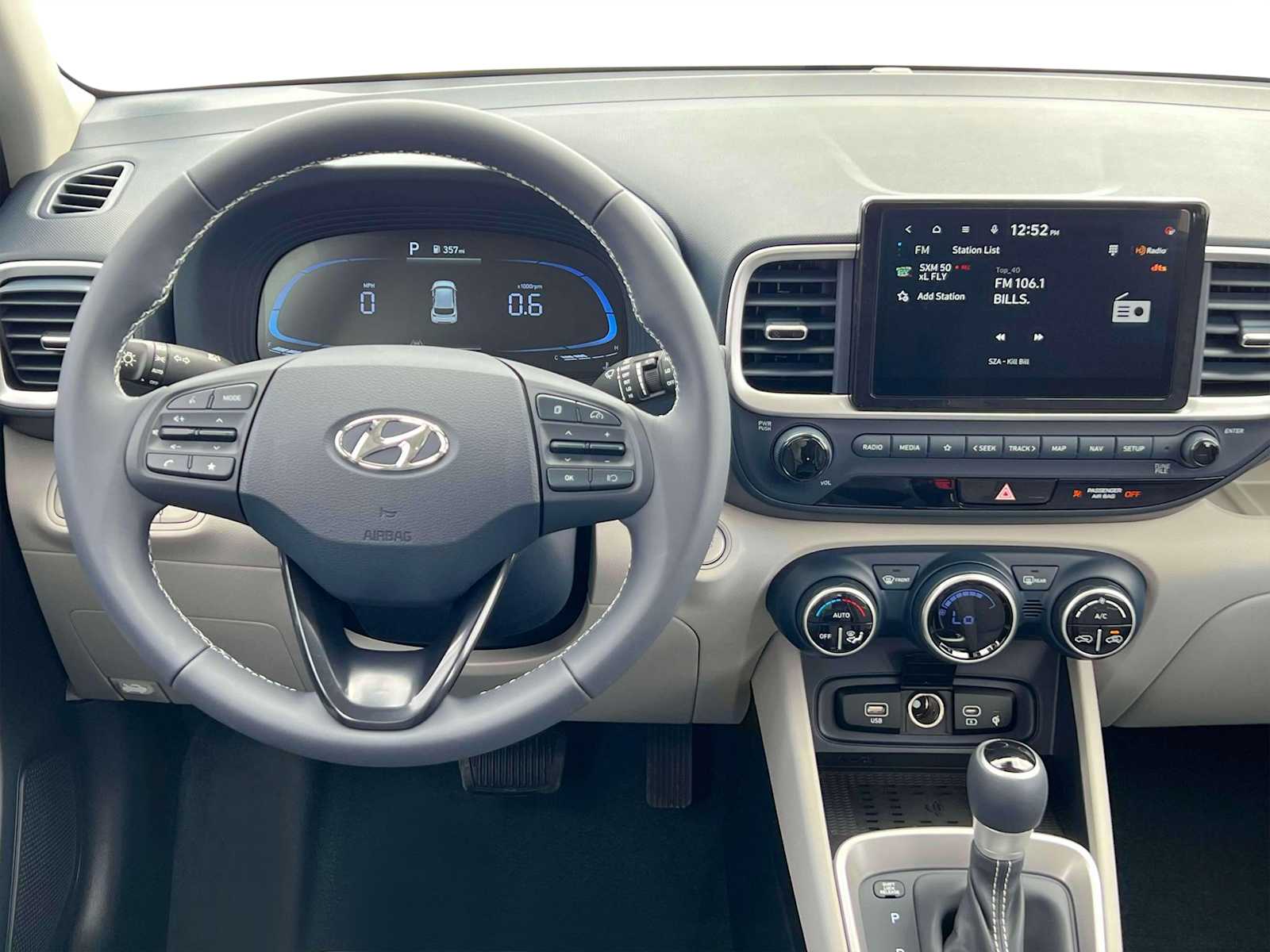 2025 Hyundai Venue Limited Image 17 of 19