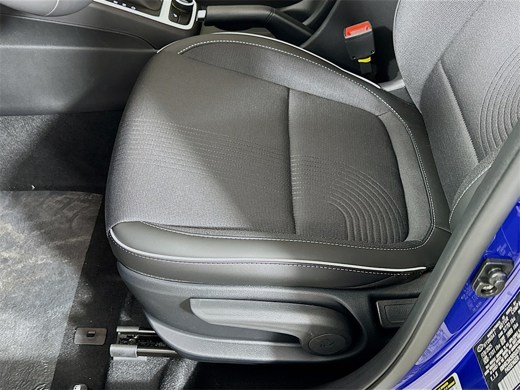 Vehicle image 17 of 20