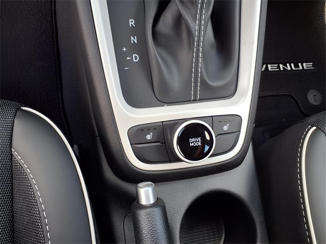2025 Hyundai Venue Limited Image 17 of 21