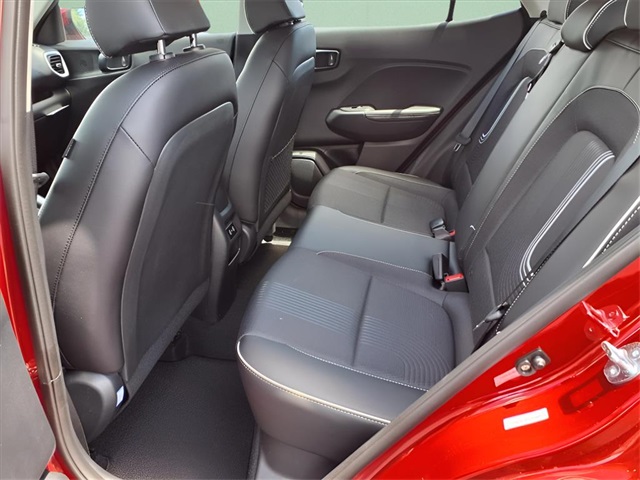 2025 Hyundai Venue Limited Image 8 of 21
