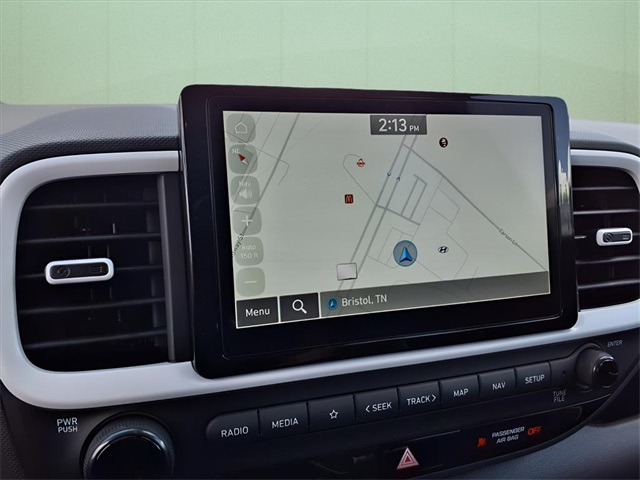 2025 Hyundai Venue Limited Image 14 of 21