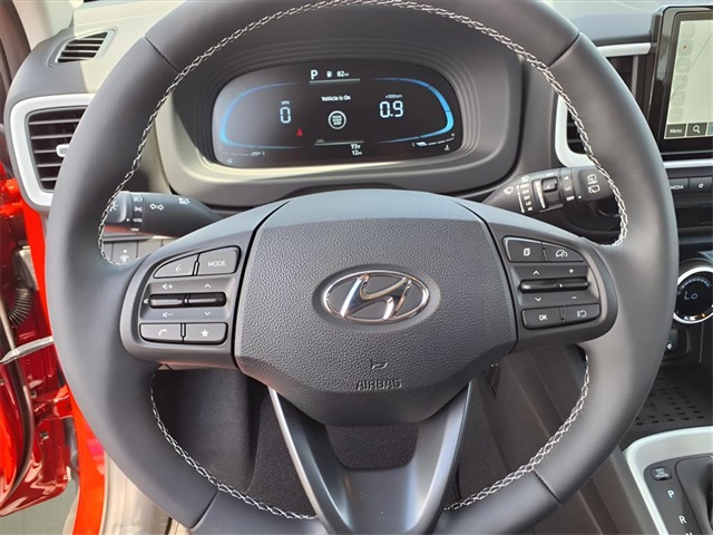 2025 Hyundai Venue Limited Image 12 of 21