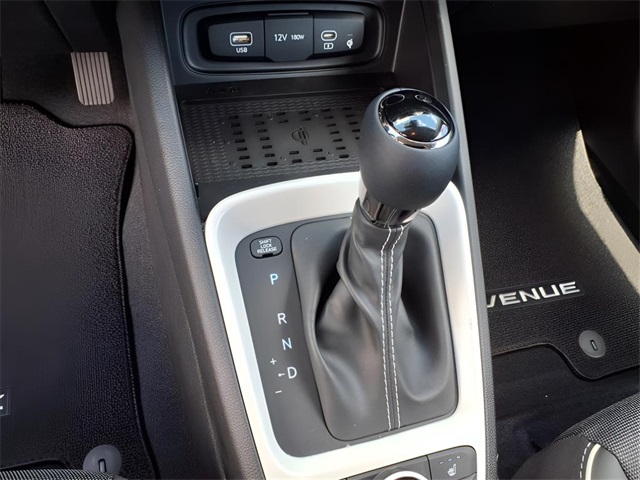 2025 Hyundai Venue Limited Image 16 of 21