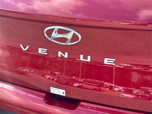 2025 Hyundai Venue Limited Image 13 of 21