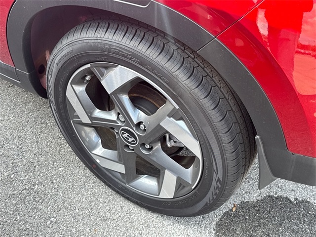 2025 Hyundai Venue Limited Image 7 of 21