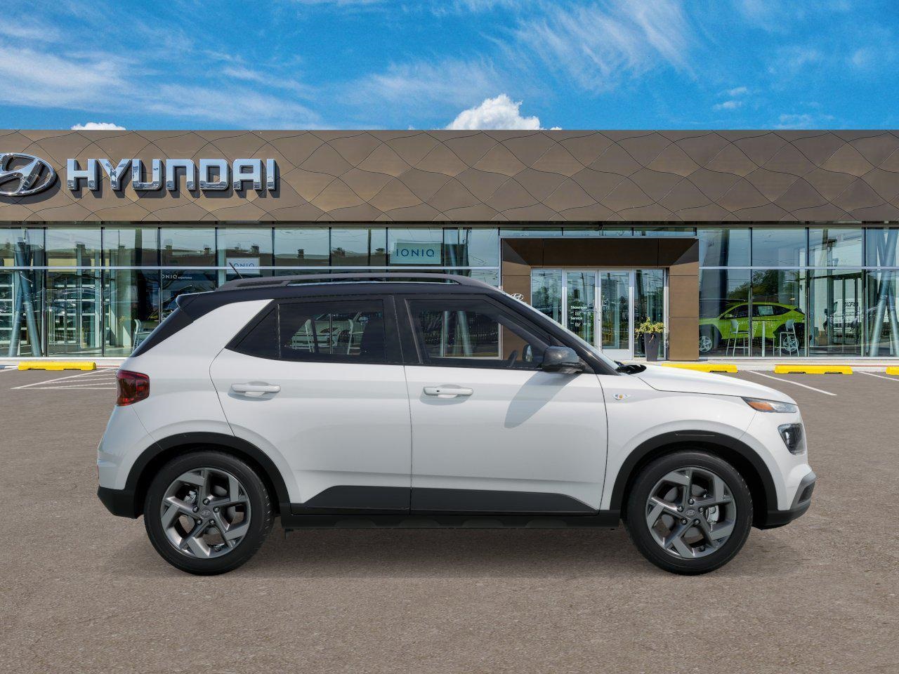 Vehicle image 4 of 17