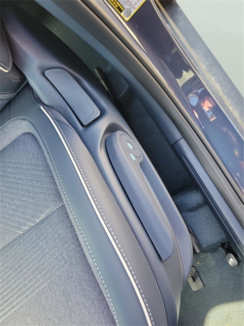 2025 Hyundai Venue Limited Image 10 of 31