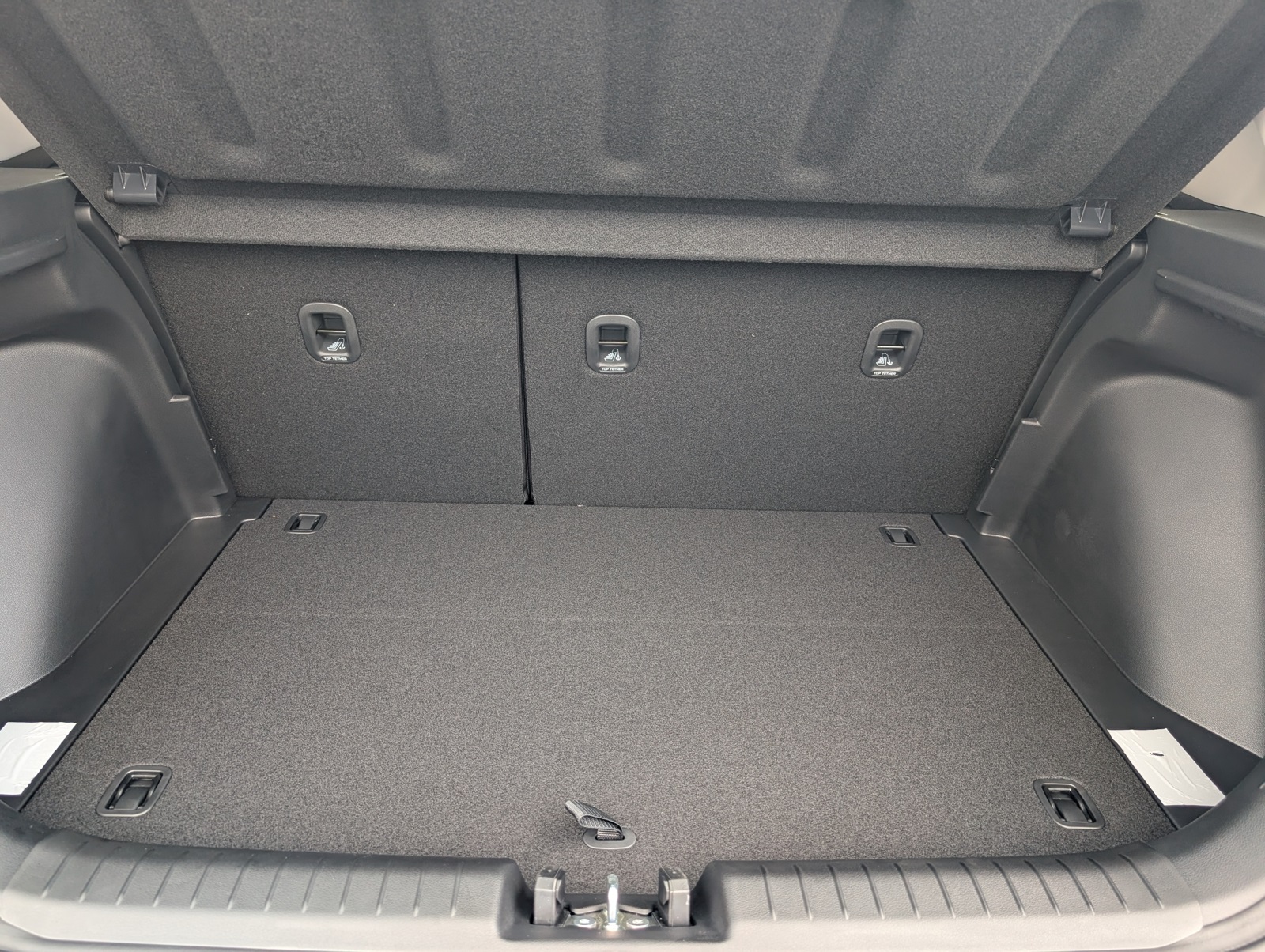 2025 Hyundai Venue Limited Image 9 of 23