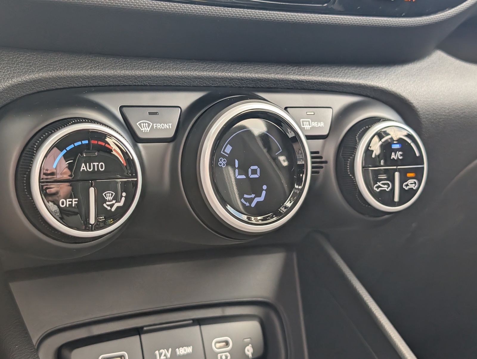 2025 Hyundai Venue Limited Image 20 of 23