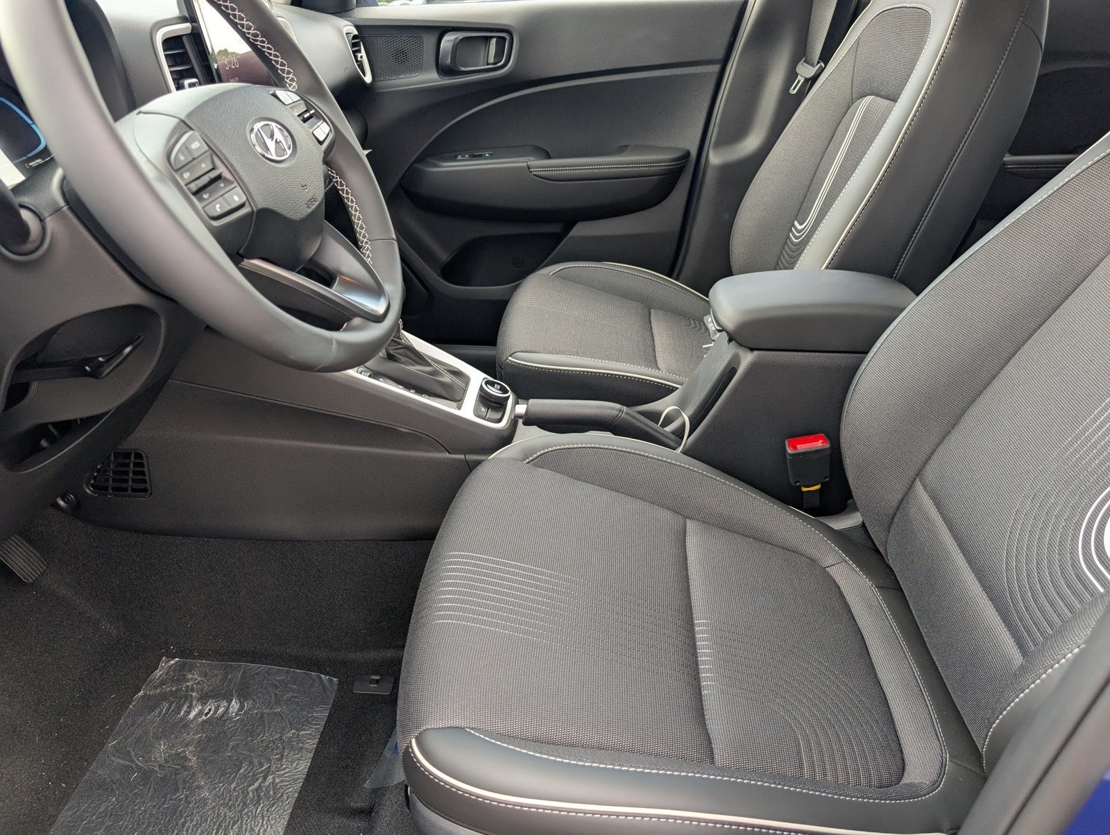 2025 Hyundai Venue Limited Image 11 of 23