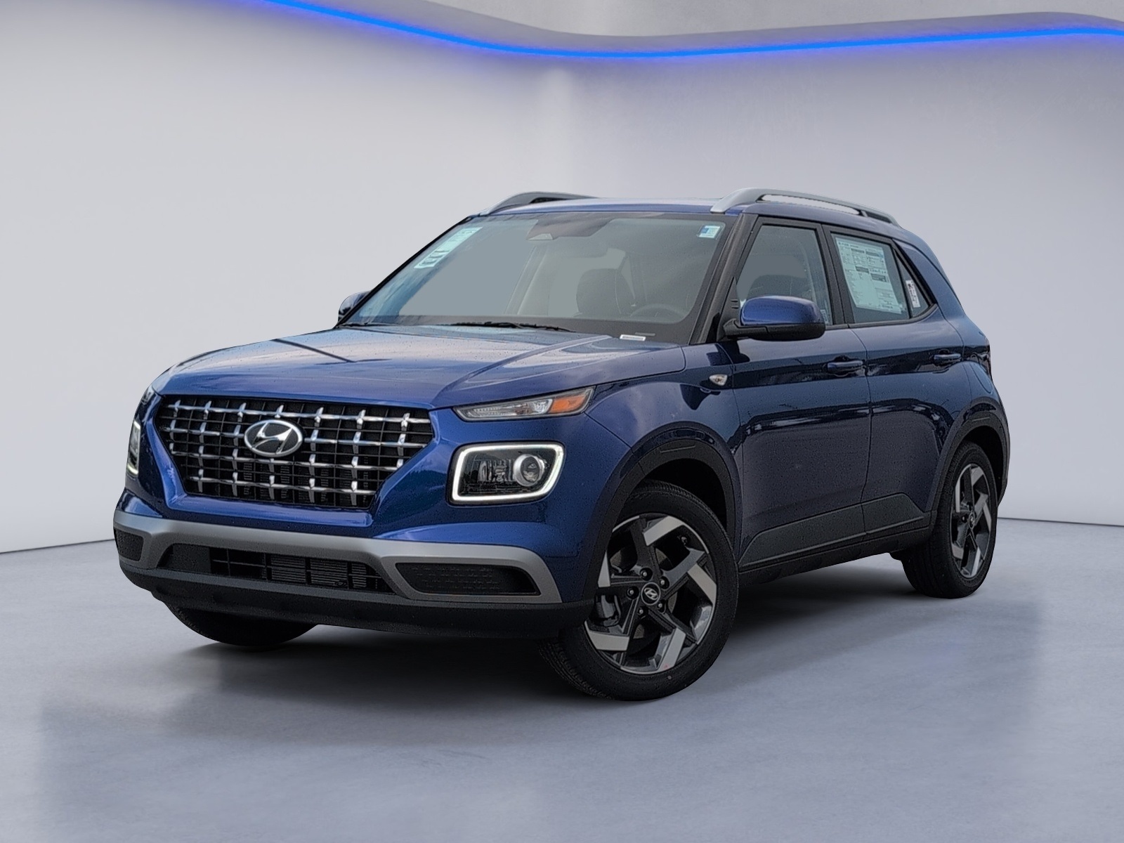 2025 Hyundai Venue Limited Image 2 of 23