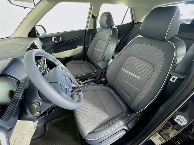 Vehicle image 11 of 31
