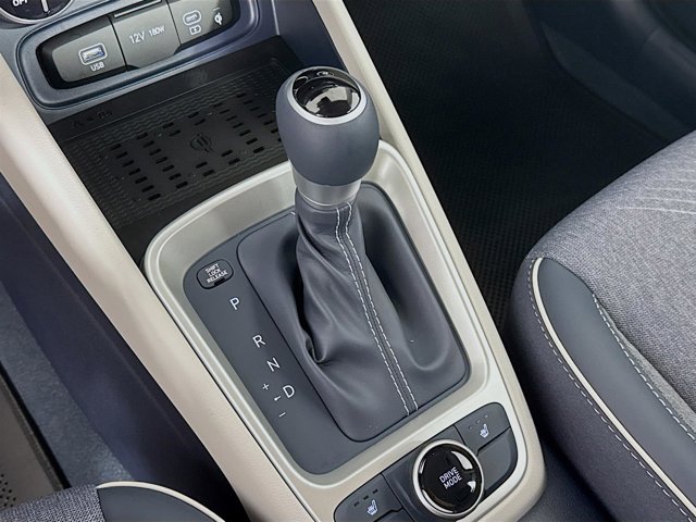 Vehicle image 18 of 31