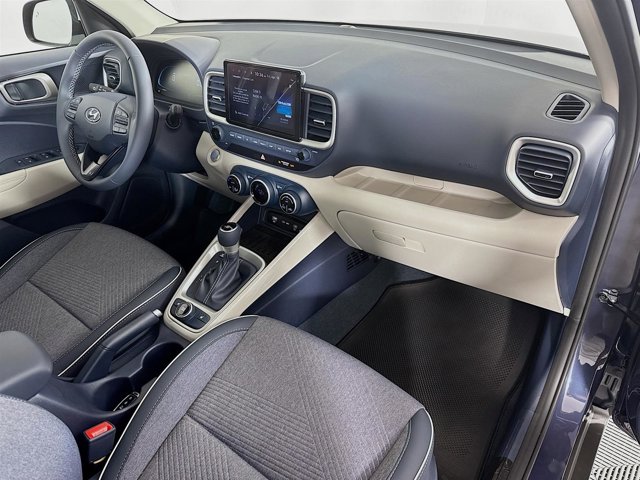 Vehicle image 28 of 31