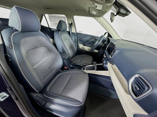 Vehicle image 27 of 31