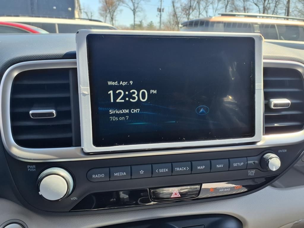 Vehicle image 10 of 16