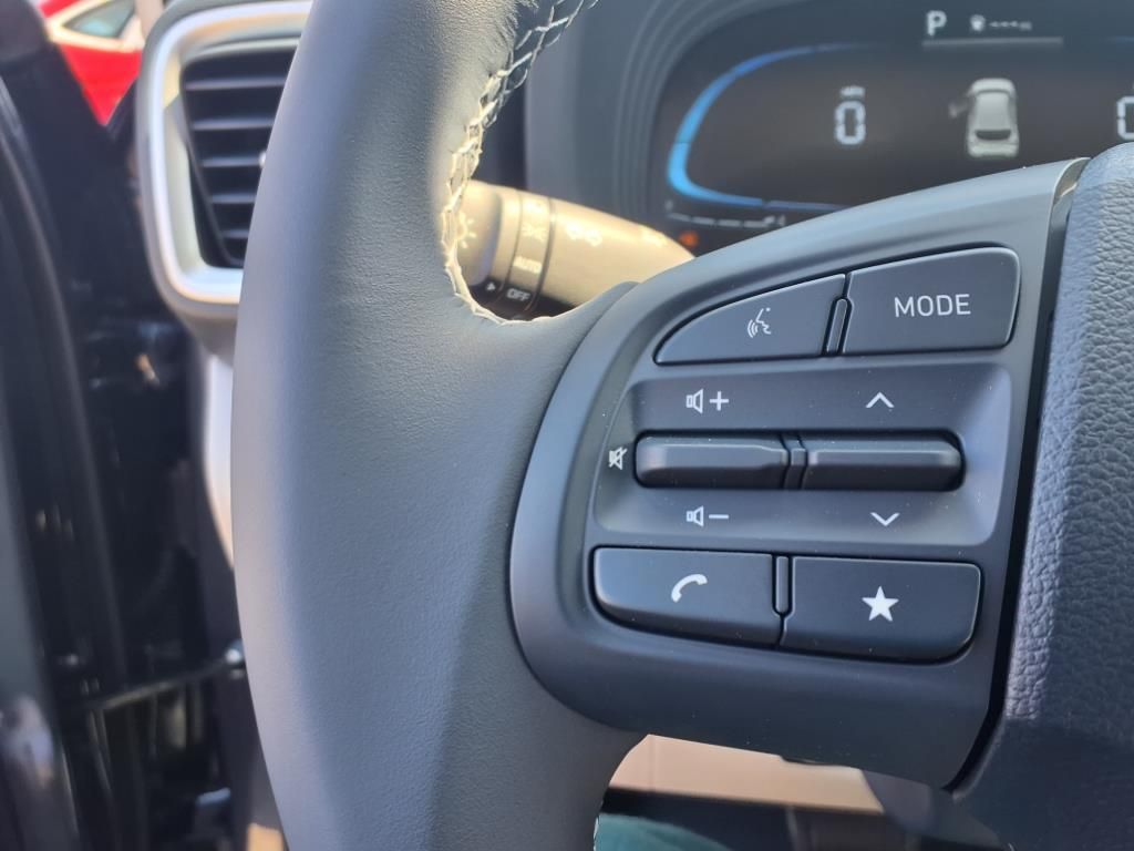 Vehicle image 13 of 16