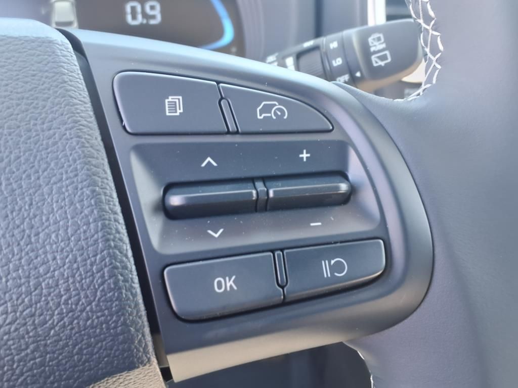Vehicle image 12 of 16