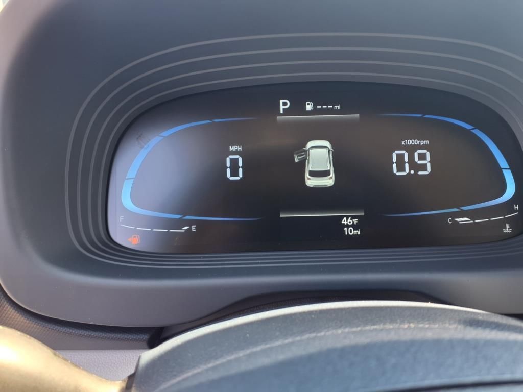 Vehicle image 9 of 16