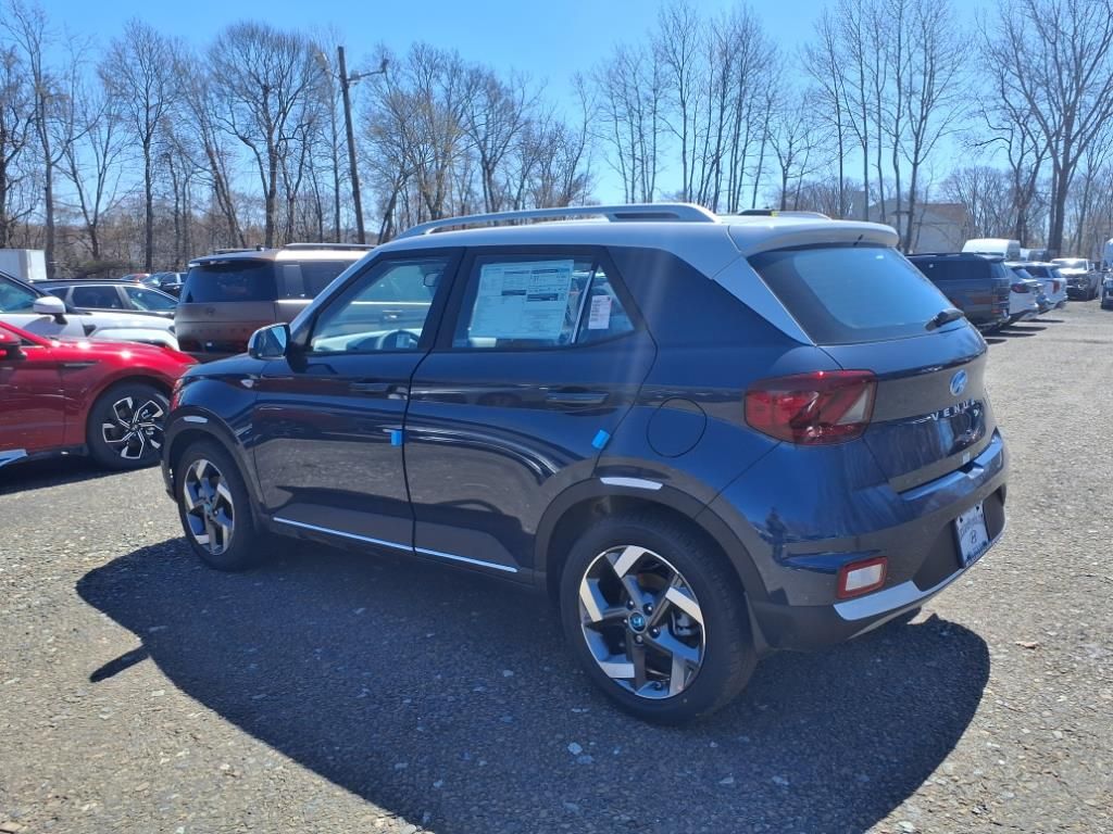 Vehicle image 6 of 16