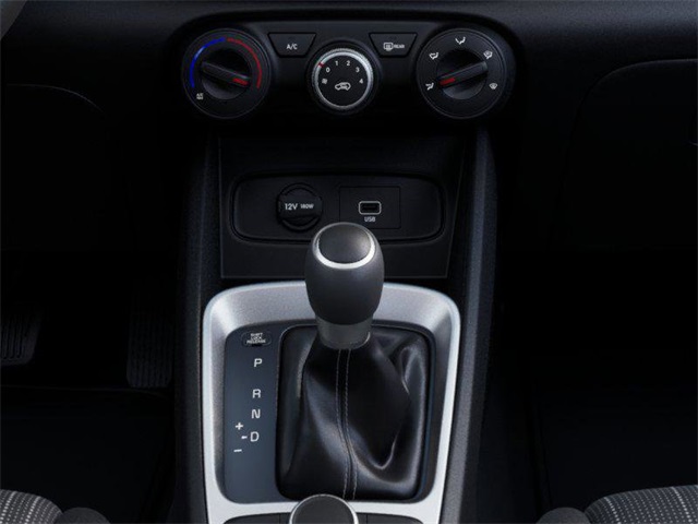 2025 Hyundai Venue SE Image 13 of 17