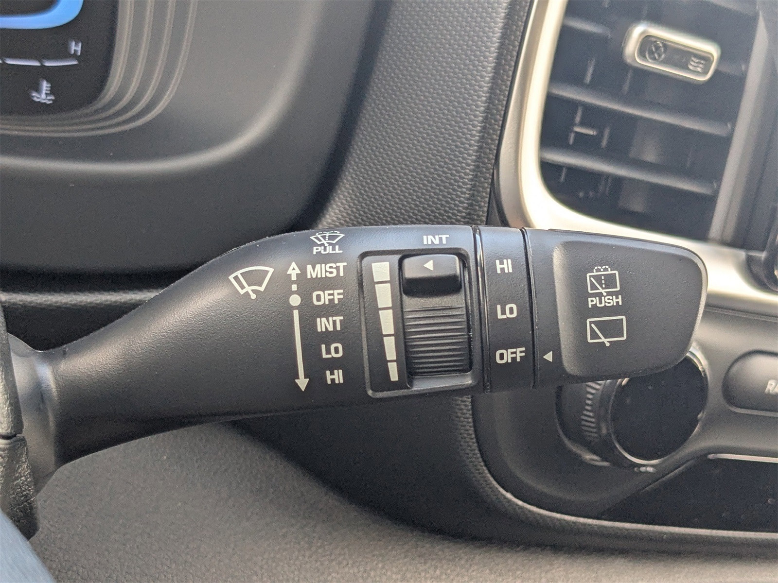 2025 Hyundai Venue SE Image 20 of 36