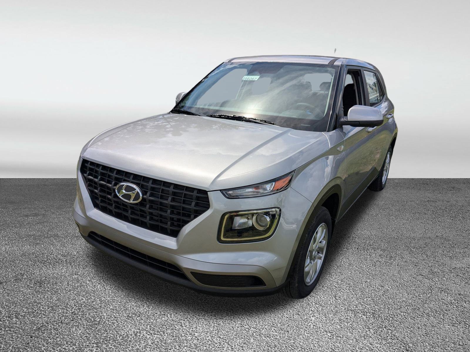 2025 Hyundai Venue SE Image 1 of 36