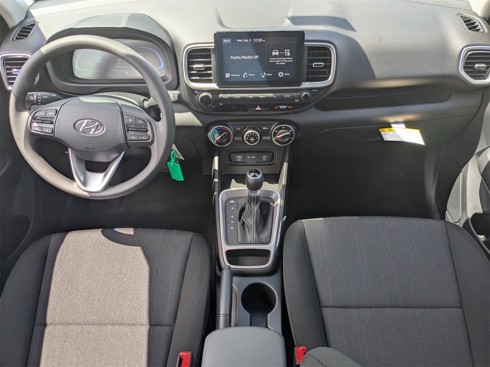 2025 Hyundai Venue SE Image 13 of 36