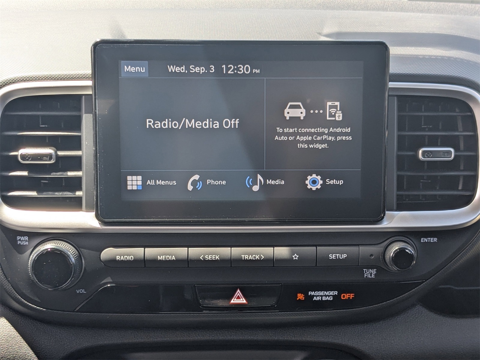 2025 Hyundai Venue SE Image 17 of 36