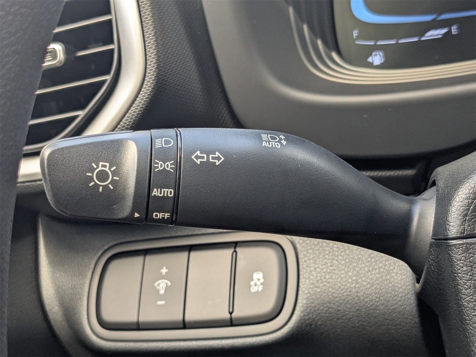 2025 Hyundai Venue SE Image 22 of 36