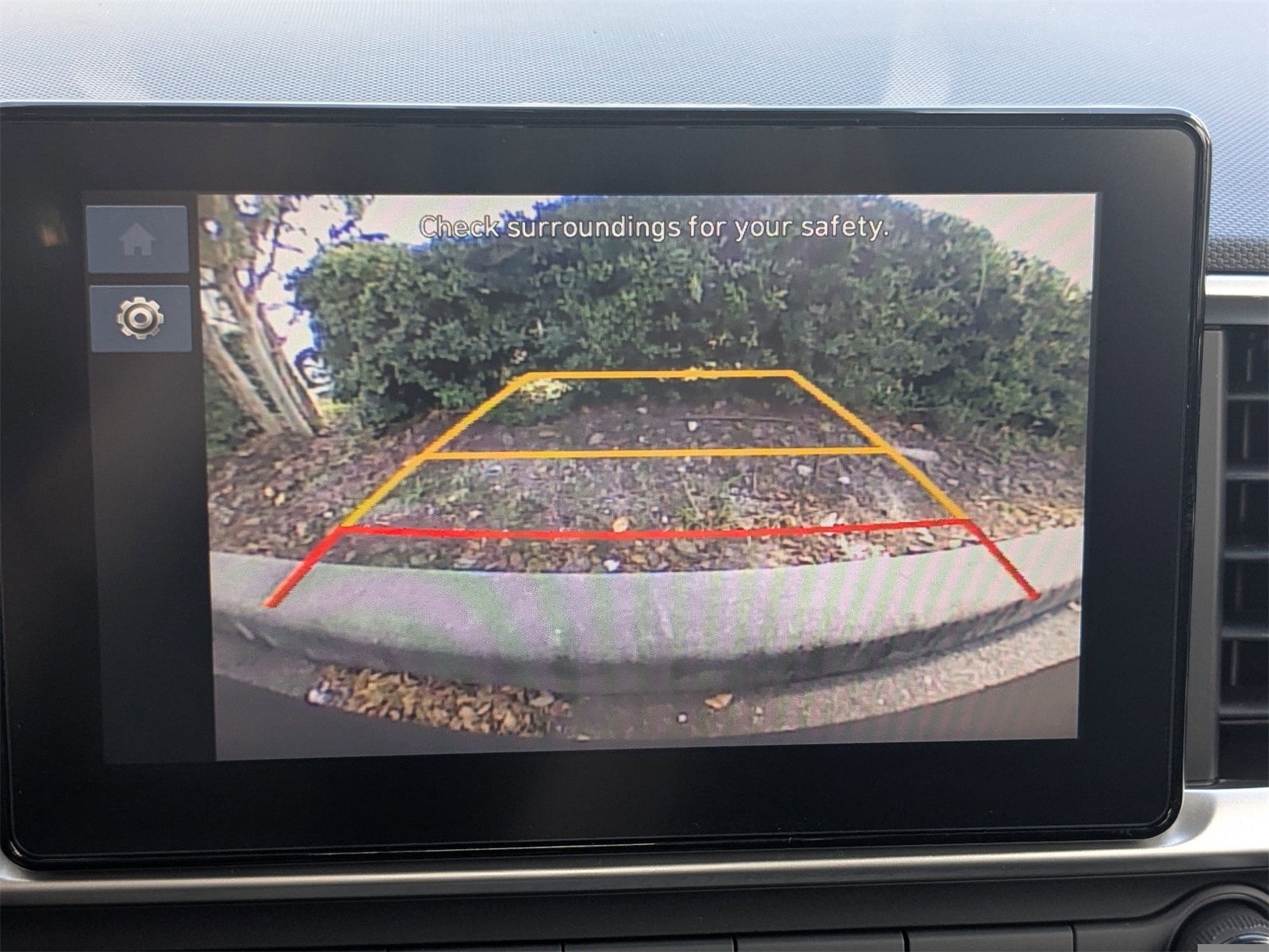 2025 Hyundai Venue SE Image 16 of 36