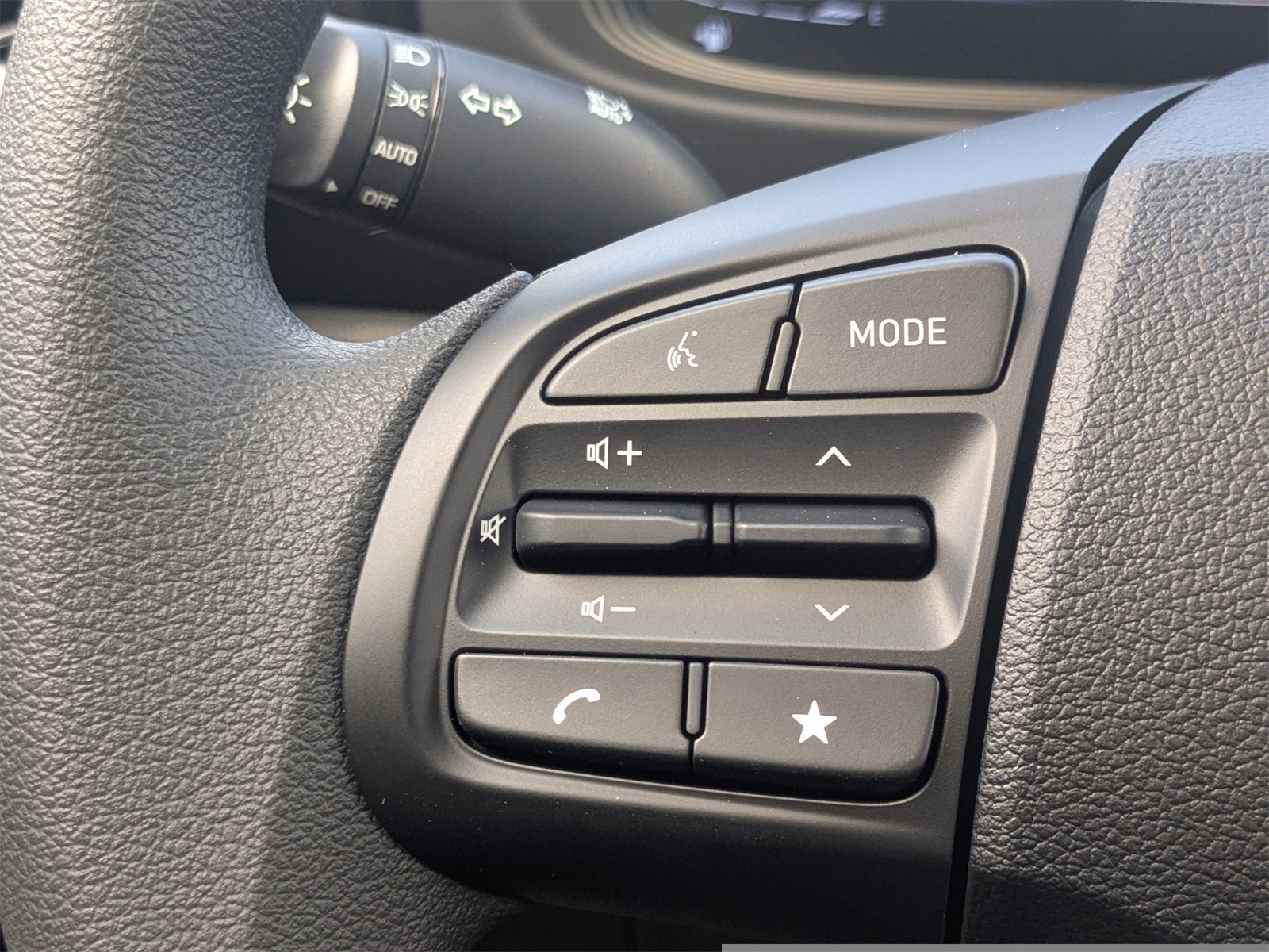 2025 Hyundai Venue SE Image 19 of 36