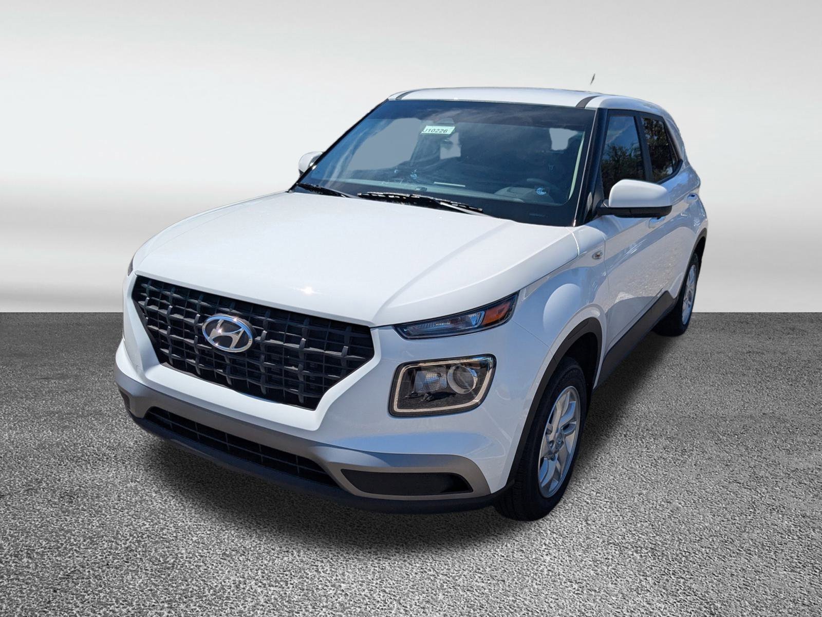 2025 Hyundai Venue SE Image 1 of 37