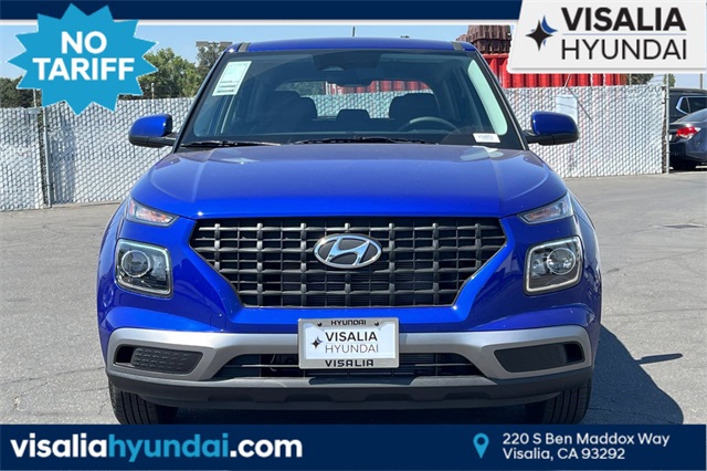 2025 Hyundai Venue SE Image 2 of 32