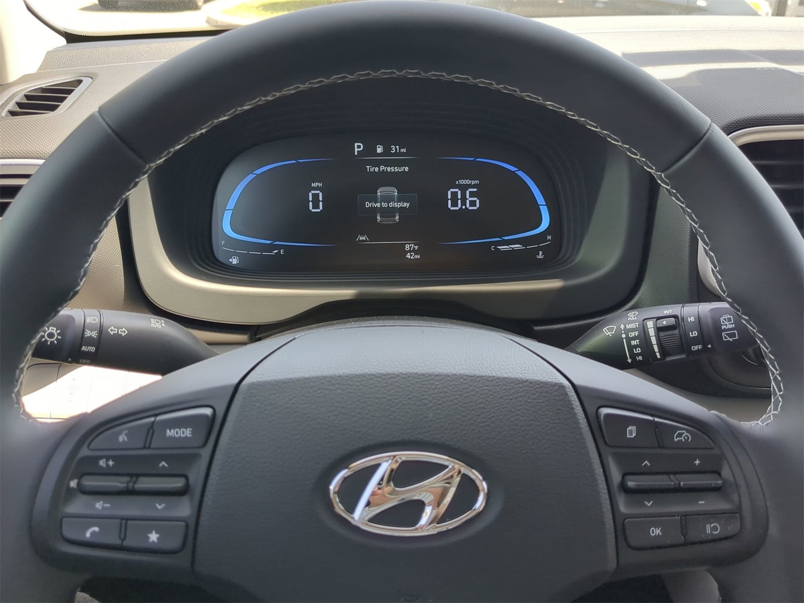 2025 Hyundai Venue SEL Image 35 of 38