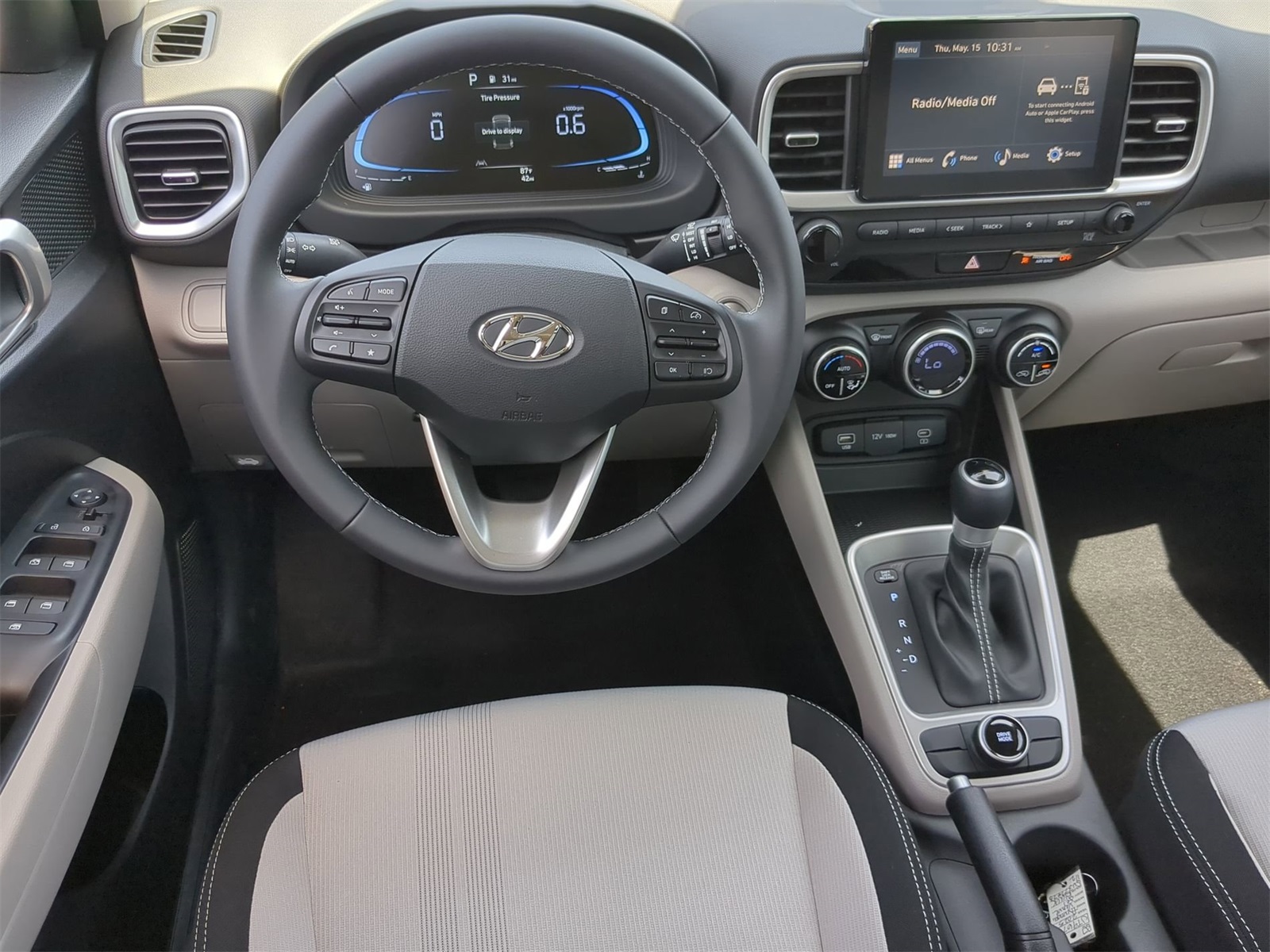 2025 Hyundai Venue SEL Image 23 of 38